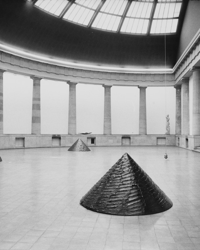 The MSK's hemicycle in the 1980 with a presentaiton by the Museum of Contemporary Art