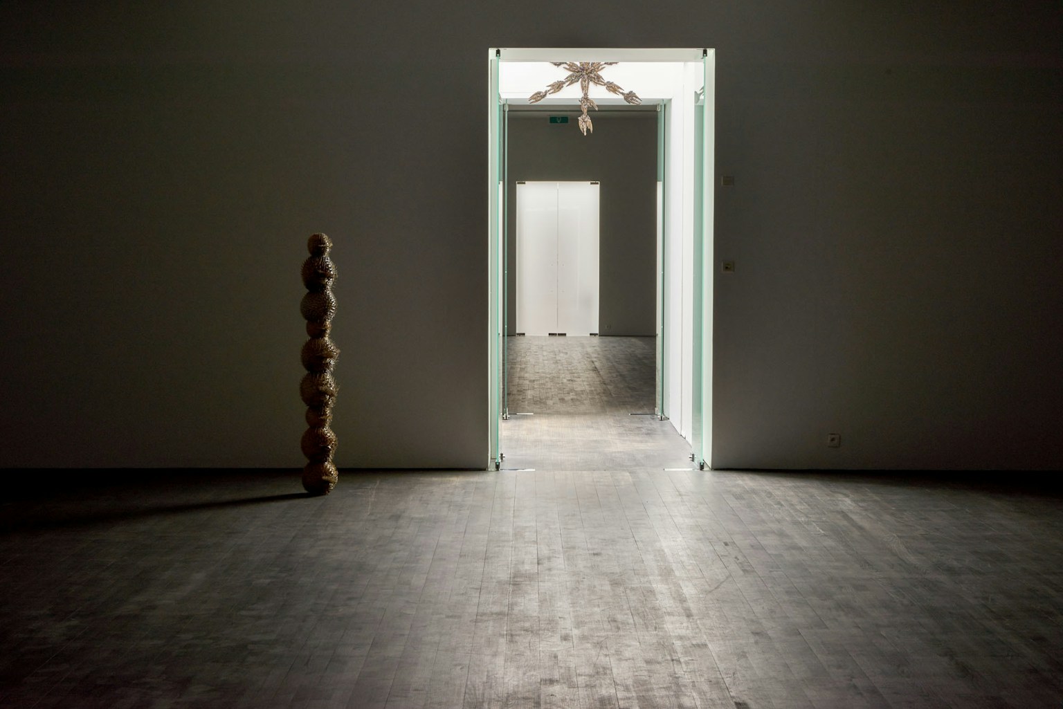 24 Michael E Smith installation S M A K 2017 web