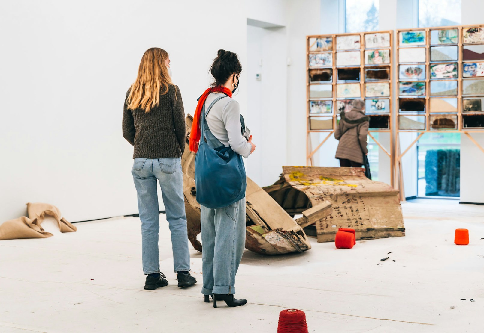 Expo Anna Boghiguian visitors S M A K 2021 Image by Martin Corlazzoli 31